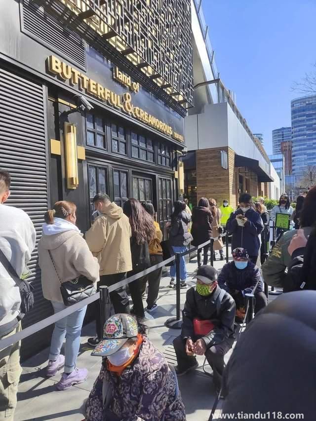 網(wǎng)紅店的沒落 從無人排隊開始 你怎么看(圖2)