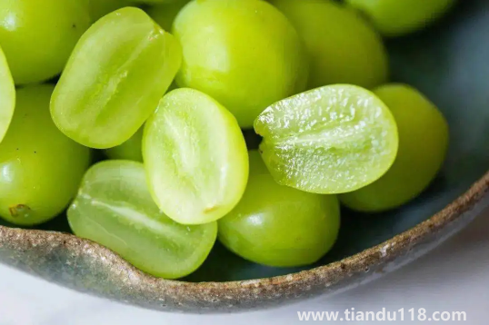 陽光玫瑰葡萄無籽是打了避孕藥嗎（陽光玫瑰葡萄怎么挑選）