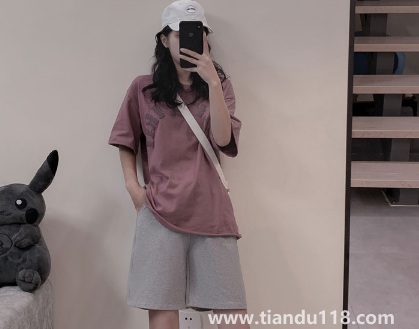 運(yùn)動(dòng)短褲買正好的還是大一號的（買運(yùn)動(dòng)短褲哪些是要注意的）