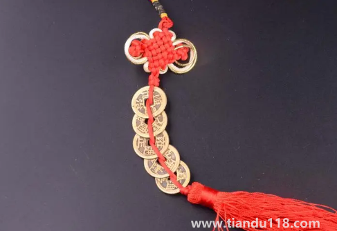 兩家門對(duì)門五帝錢掛在哪里最好2