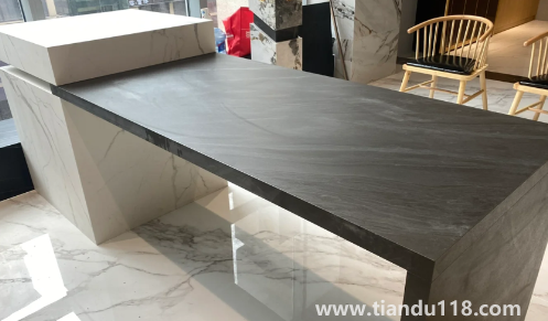 德利豐巖板是什么材料(佛山有幾家做巖板的廠家)(圖2) 德利豐巖板是什么材料2