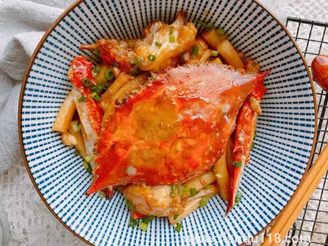 梭子蟹炒之前要蒸嗎(梭子蟹不能和什么一起吃)(圖2) 梭子蟹炒之前要蒸嗎2