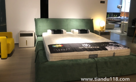 床和床墊加起來(lái)一萬(wàn)貴嗎2