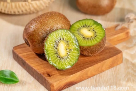 獼猴桃早上吃好還是晚上吃好(獼猴桃怎么吃有營(yíng)養(yǎng))(圖3) 獼猴桃早上吃好還是晚上吃好3