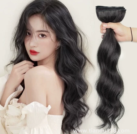 女生帶假發(fā)片帶高點(diǎn)還是低點(diǎn)好(女生帶假發(fā)片怎么戴)(圖2) 女生帶假發(fā)片帶高點(diǎn)還是低點(diǎn)好2