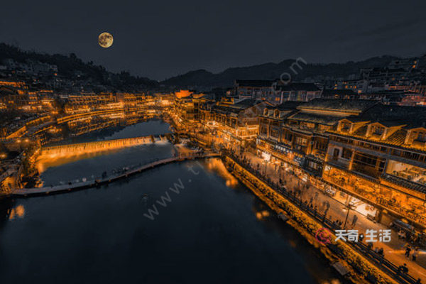 鳳凰古鎮(zhèn)適合幾日游 鳳凰古鎮(zhèn)適合玩幾天(圖2) 鳳凰古鎮(zhèn)適合幾日游